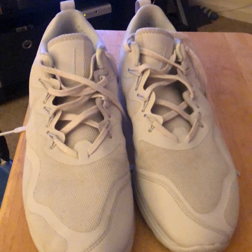 Nike AirMax - Picture 2 of 3